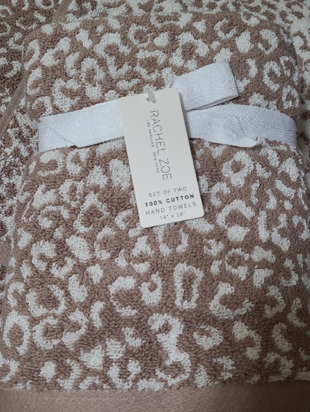Rachel Zoe Cheetah Mink Coconut Bath Sheet Set - Picture 3 of 14